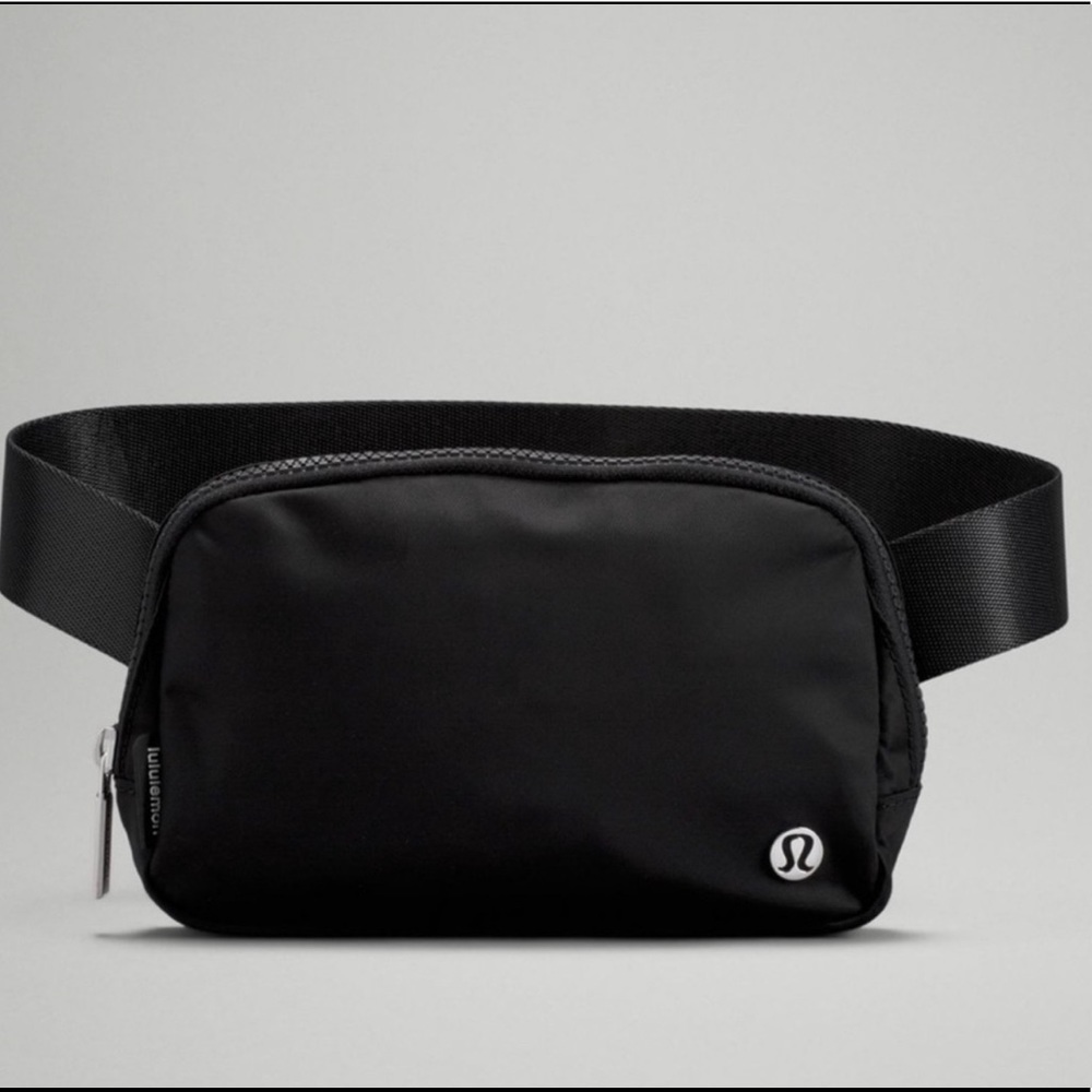 Lululemon Everywhere Belt Bag Black